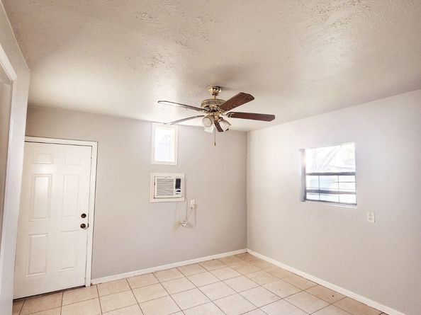 11314 Courtshire A, Houston TX 77076