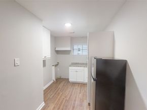 11314 Courtshire A, Houston TX 77076