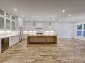 1614 Woodcrest Drive, Houston TX 77018