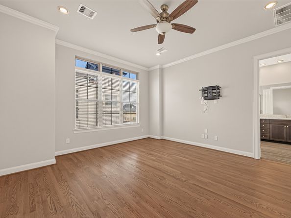 1040 W 26th Street A, Houston TX 77008