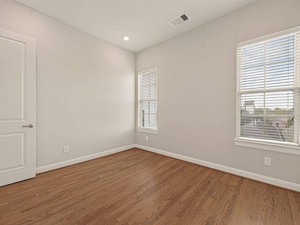 1040 W 26th Street A, Houston TX 77008