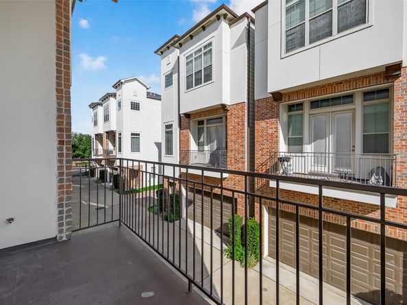 1040 W 26th Street A, Houston TX 77008