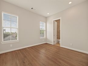 1040 W 26th Street A, Houston TX 77008