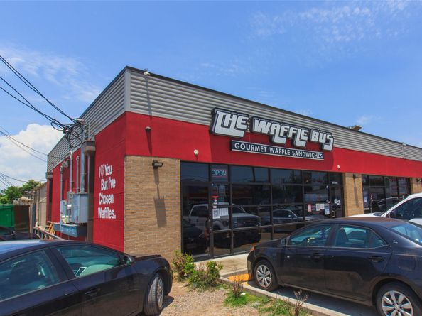 324 Neyland Street, Houston TX 77022