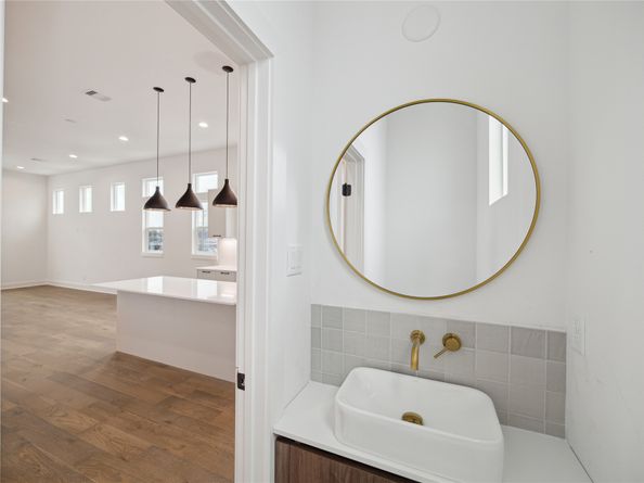 303 Marcella Street O, Houston TX 77091