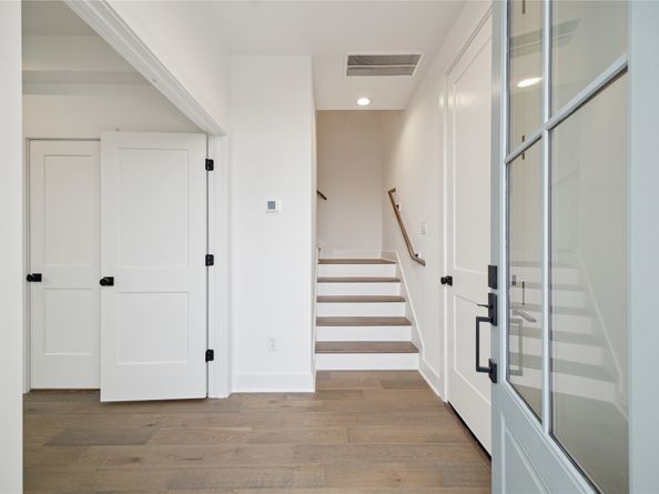 303 Marcella Street O, Houston TX 77091