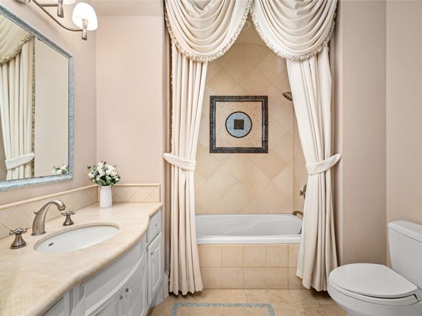 3511 Avignon Court, Houston TX 77082