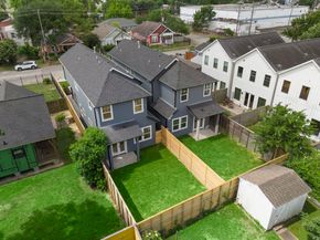 1305 Amundsen St N, Houston TX 77009