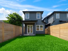 1305 Amundsen St N, Houston TX 77009