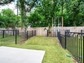 5115 Briscoe Street A/B, Houston TX 77033