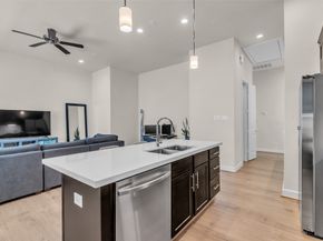 144 Knightsbridge Park Lane, Houston TX 77018