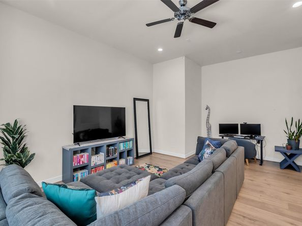 144 Knightsbridge Park Lane, Houston TX 77018