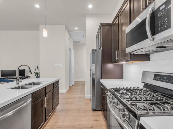 144 Knightsbridge Park Lane, Houston TX 77018