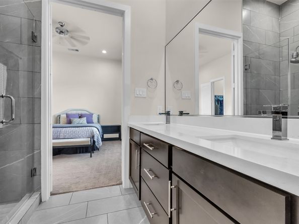 144 Knightsbridge Park Lane, Houston TX 77018