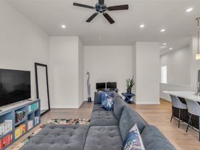 144 Knightsbridge Park Lane, Houston TX 77018