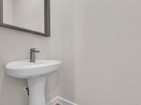 144 Knightsbridge Park Lane, Houston TX 77018