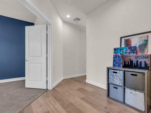 144 Knightsbridge Park Lane, Houston TX 77018