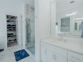 8810 Carousel Lane A, Houston TX 77080