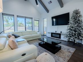 8810 Carousel Lane A, Houston TX 77080