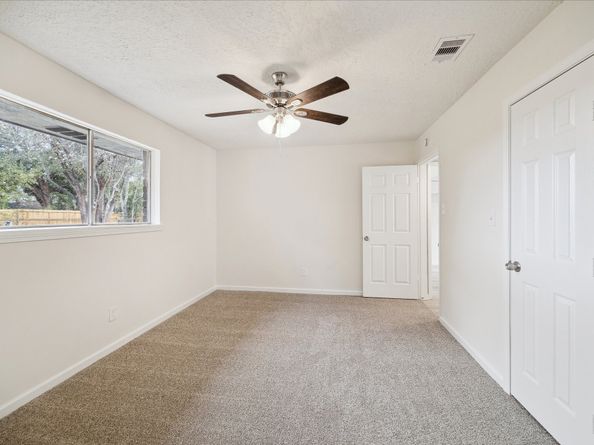 5515 Knightwood Street, Houston TX 77016