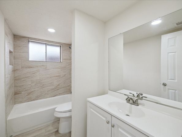 5515 Knightwood Street, Houston TX 77016