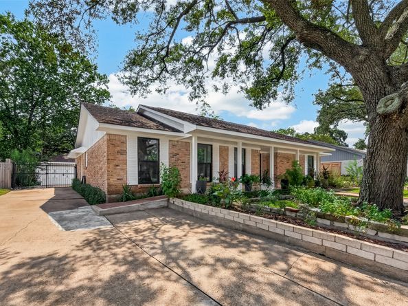 10807 Chimney Rock Road, Houston TX 77096