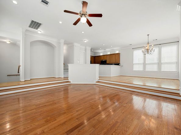 5723 Kansas Street, Houston TX 77007