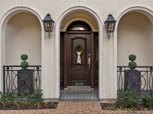 1419 Nantucket Drive, Houston TX 77057