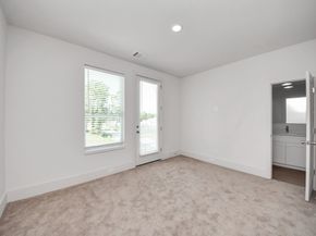 1053 Glenn Avenue, Houston TX 77088