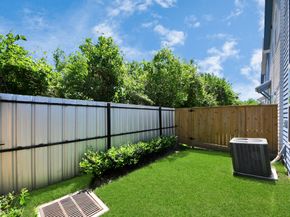1053 Glenn Avenue, Houston TX 77088