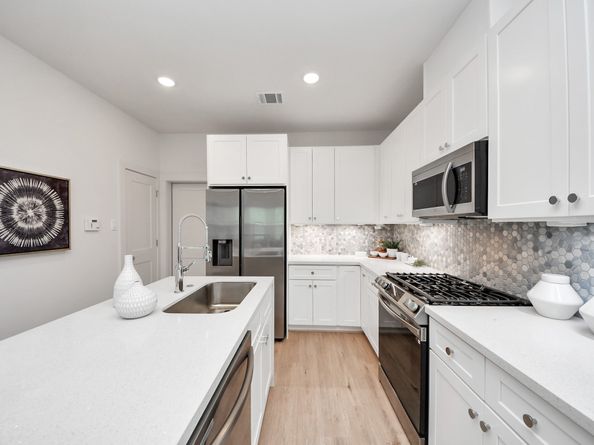 1053 Glenn Avenue, Houston TX 77088