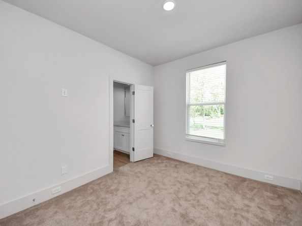 1053 Glenn Avenue, Houston TX 77088