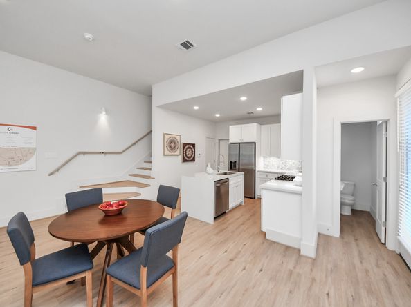 1053 Glenn Avenue, Houston TX 77088