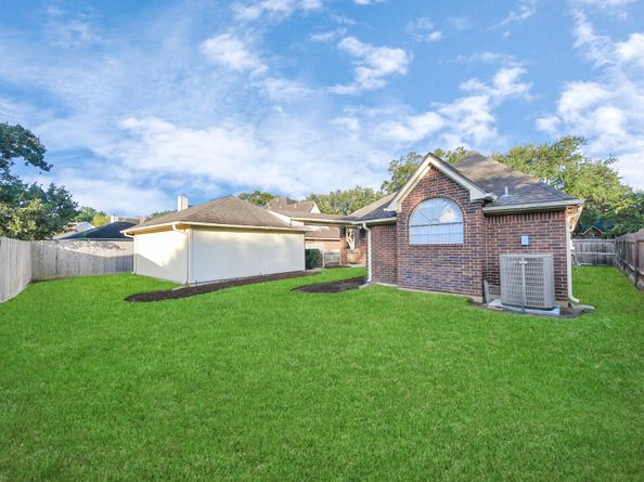 2322 Country Mile Lane, Richmond TX 77406
