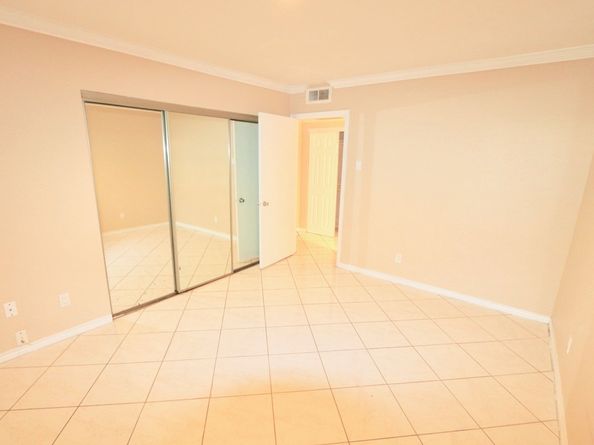 4040 San Felipe Street 122, Houston TX 77027