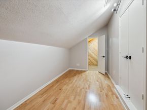 312 Sugarberry Circle 312, Houston TX 77024