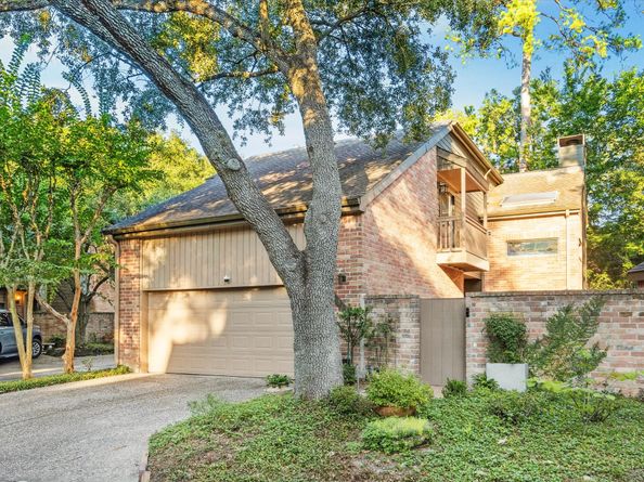 312 Sugarberry Circle 312, Houston TX 77024
