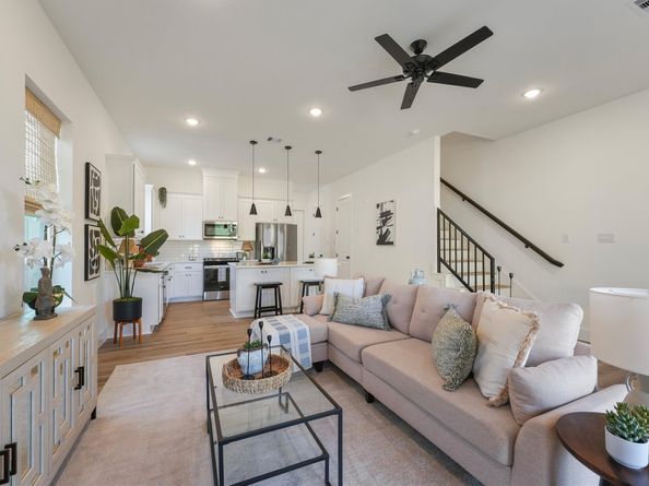 930 Mansfield Street, Houston TX 77091