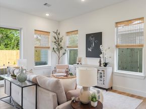 930 Mansfield Street, Houston TX 77091