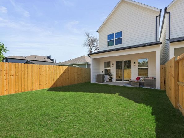 930 Mansfield Street, Houston TX 77091