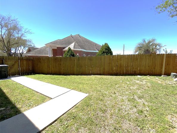 12426 Shadowpoint Drive, Houston TX 77082