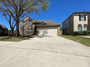 12426 Shadowpoint Drive, Houston TX 77082