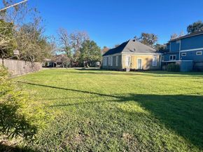 921 Arlington Street, Houston TX 77008