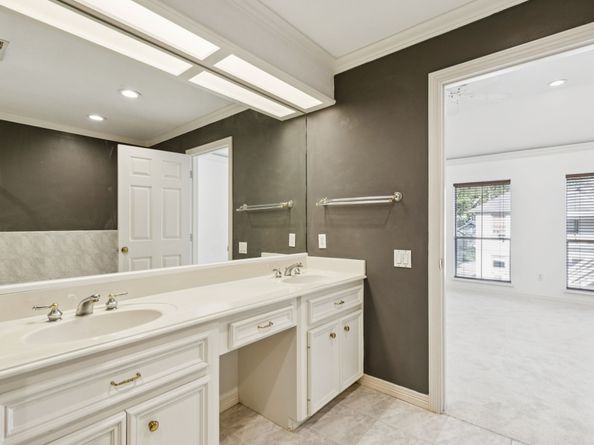 4916 Travis Street, Houston TX 77002