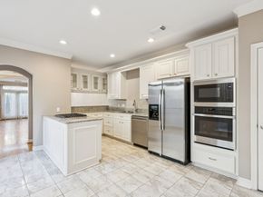 4916 Travis Street, Houston TX 77002