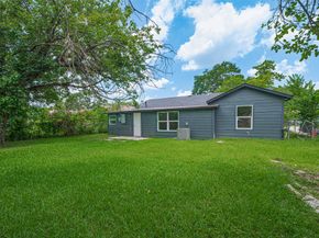 606 Cresline Street, Houston TX 77076