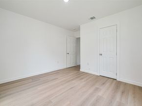 606 Cresline Street, Houston TX 77076