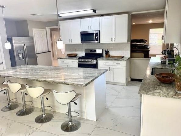 13911 Briar Place Drive, Houston TX 77077