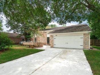 13911 Briar Place Drive