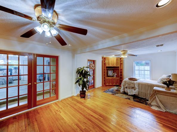 4914 Gammage Street, Houston TX 77021